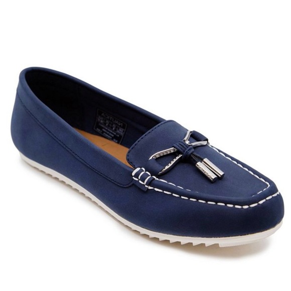 Nautica Women’s Navy Moccasins Loafers Size 6.5 - Picture 1 of 5